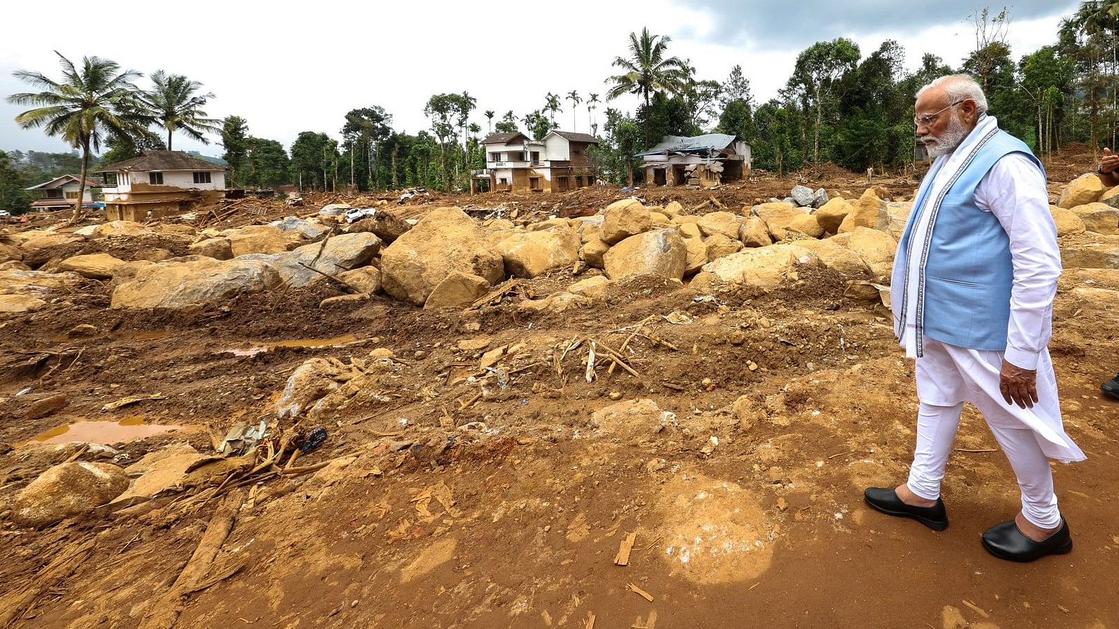 <div class="paragraphs"><p>Prime Minister Narendra Modi inspects the landslide-affected areas, in Wayanad district, Saturday,.&nbsp;</p></div>